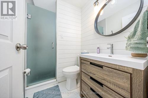 2 - 1294 Guelph Line, Burlington, ON - Indoor Photo Showing Bathroom