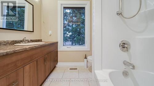 294288 8Th Line, Amaranth, ON - Indoor Photo Showing Bathroom