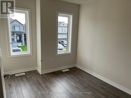 19 Tamworth Terrace, Barrie, ON - Indoor Photo Showing Other Room