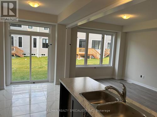 19 Tamworth Terrace, Barrie, ON - Indoor Photo Showing Kitchen With Double Sink