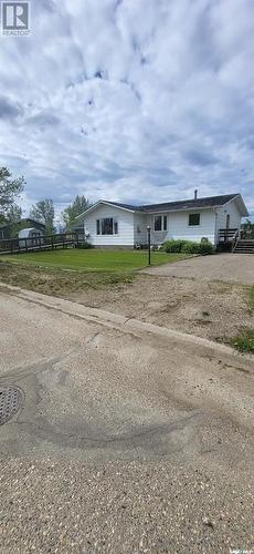 608 Boscurvis Avenue, Oxbow, SK - Outdoor