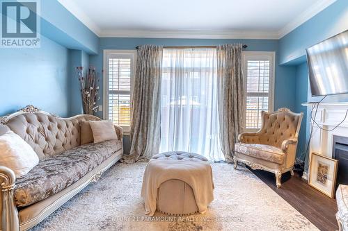 13 Kempsford Crescent, Brampton, ON - Indoor Photo Showing Living Room