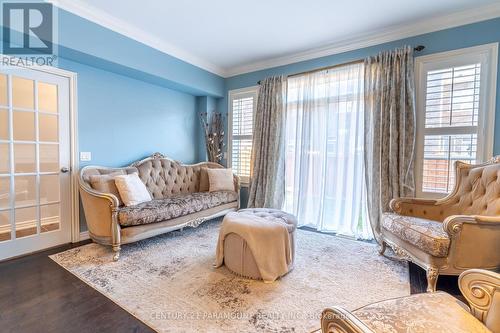 13 Kempsford Crescent, Brampton, ON - Indoor Photo Showing Living Room