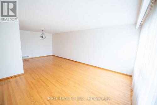 Upper - 40 Greenspire Road, Toronto, ON - Indoor Photo Showing Other Room