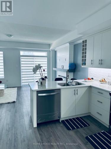 786 Heathrow Path N, Oshawa, ON - Indoor Photo Showing Kitchen With Double Sink