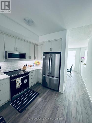 786 Heathrow Path N, Oshawa, ON - Indoor Photo Showing Kitchen