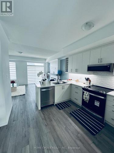 786 Heathrow Path N, Oshawa, ON - Indoor Photo Showing Kitchen With Double Sink