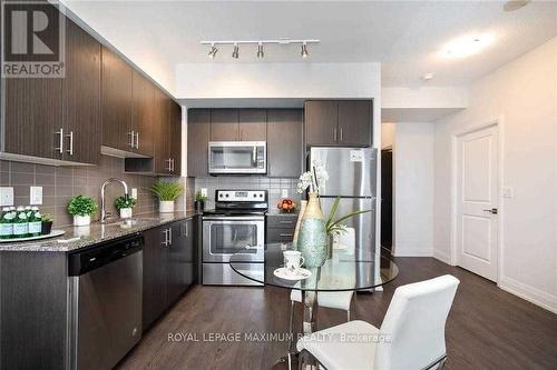 2209 - 3700 Highway 7 Road N, Vaughan, ON - Indoor Photo Showing Kitchen With Stainless Steel Kitchen With Upgraded Kitchen