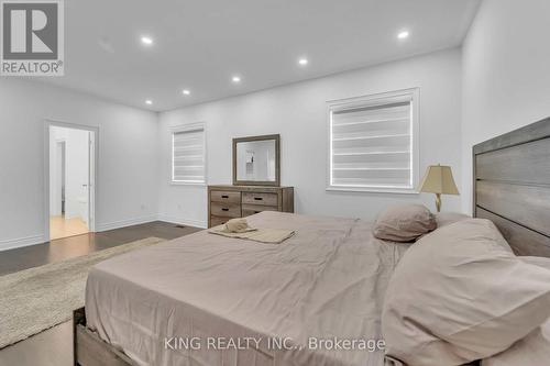 476 Wheat Boom Drive, Oakville, ON - Indoor Photo Showing Bedroom