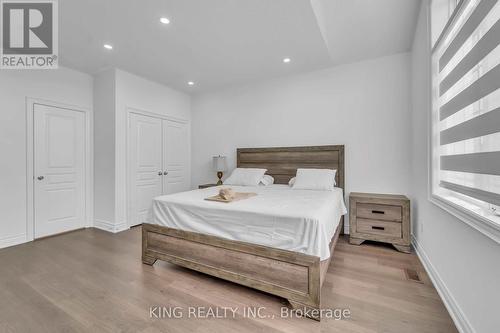 476 Wheat Boom Drive, Oakville, ON - Indoor Photo Showing Bedroom