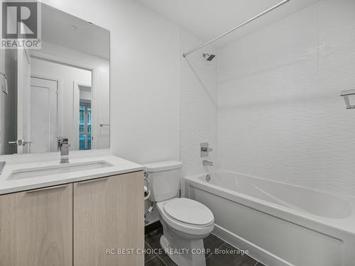 1008 - 65 Annie Craig Drive, Toronto, ON - Indoor Photo Showing Bathroom