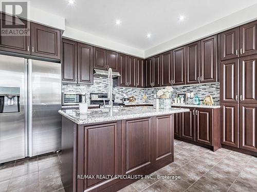 26 Lloyd Crescent, Brampton, ON - Indoor Photo Showing Kitchen With Stainless Steel Kitchen With Upgraded Kitchen