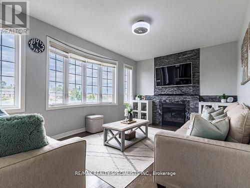 26 Lloyd Crescent, Brampton, ON - Indoor Photo Showing Living Room With Fireplace