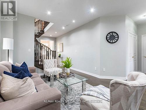 26 Lloyd Crescent, Brampton, ON - Indoor Photo Showing Living Room