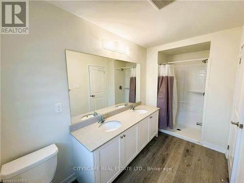 35 - 7789 Kalar Road, Niagara Falls, ON - Indoor Photo Showing Bathroom