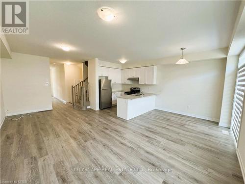 35 - 7789 Kalar Road, Niagara Falls, ON - Indoor Photo Showing Kitchen