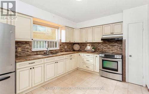 3 Clayhall Crescent, Toronto, ON - Indoor Photo Showing Kitchen With Upgraded Kitchen