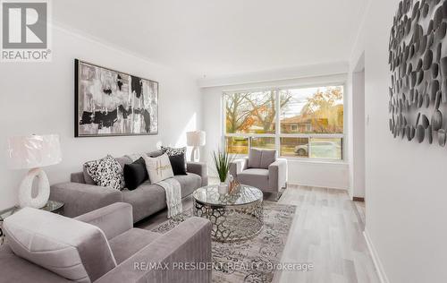 3 Clayhall Crescent, Toronto, ON - Indoor Photo Showing Living Room