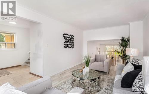 3 Clayhall Crescent, Toronto, ON - Indoor Photo Showing Living Room