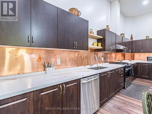 2 Sylvid Court, Adjala-Tosorontio, ON - Indoor Photo Showing Kitchen With Upgraded Kitchen