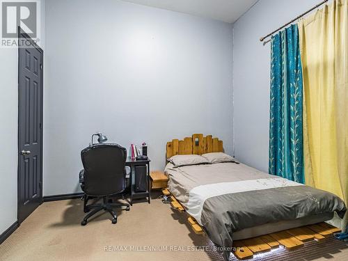 2 Sylvid Court, Adjala-Tosorontio, ON - Indoor Photo Showing Bedroom