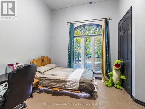 2 Sylvid Court, Adjala-Tosorontio, ON - Indoor Photo Showing Bedroom