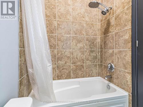 2 Sylvid Court, Adjala-Tosorontio, ON - Indoor Photo Showing Bathroom