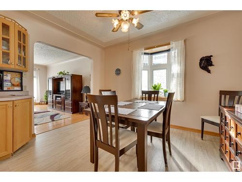 5336 111 Av Nw Nw, Edmonton, AB - Indoor Photo Showing Dining Room