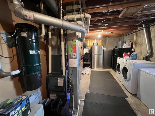 13232 63 St Nw, Edmonton, AB - Indoor Photo Showing Laundry Room