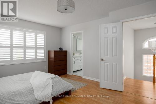 35 Rosario Drive, Vaughan, ON - Indoor Photo Showing Bedroom