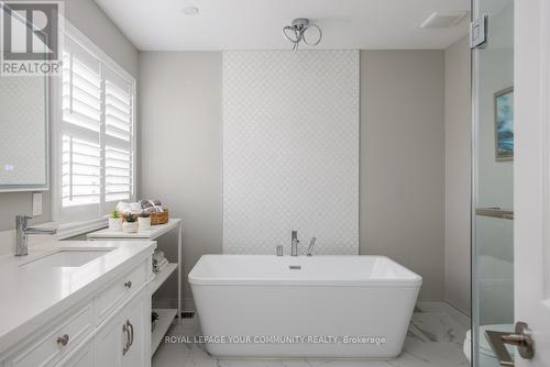 35 Rosario Drive, Vaughan, ON - Indoor Photo Showing Bathroom