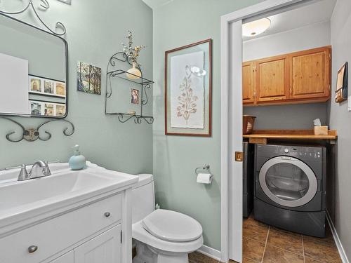 Salle d'eau - 24 Crois. Raspberry, Beaconsfield, QC - Indoor Photo Showing Laundry Room