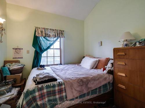 35 & 37 First St E, Orangeville, ON - Indoor Photo Showing Bedroom