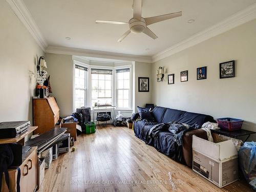 35 & 37 First St E, Orangeville, ON - Indoor Photo Showing Living Room