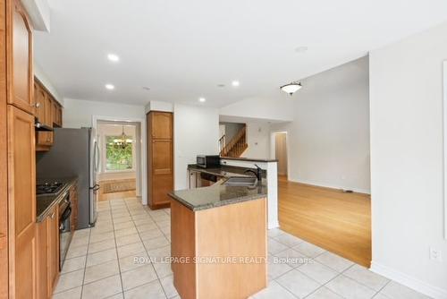 6 Valley Ridge Lane, Hamilton, ON - Indoor Photo Showing Kitchen