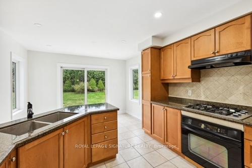 6 Valley Ridge Lane, Hamilton, ON - Indoor Photo Showing Kitchen With Double Sink