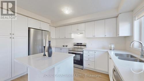 1344 Bradenton  Path, Oshawa, ON - Indoor Photo Showing Kitchen With Stainless Steel Kitchen With Double Sink With Upgraded Kitchen