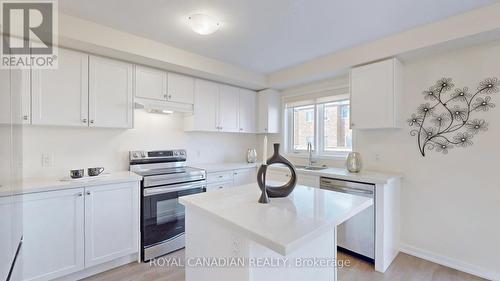 1344 Bradenton  Path, Oshawa, ON - Indoor Photo Showing Kitchen