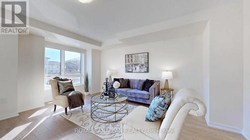 1344 Bradenton  Path, Oshawa, ON - Indoor Photo Showing Living Room