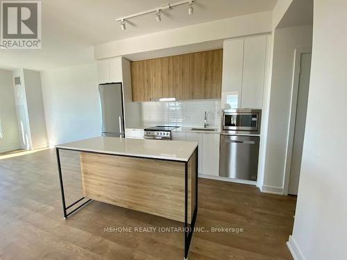 1102 - 30 Upper Mall Way, Vaughan, ON - Indoor Photo Showing Kitchen