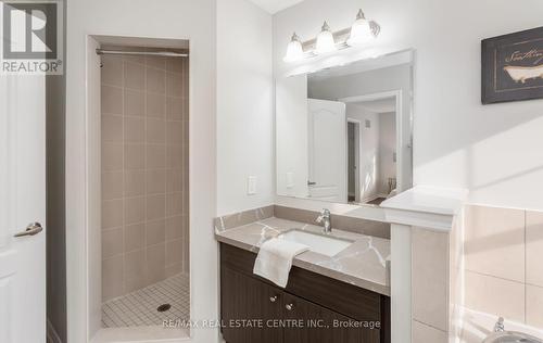 61 Stewardship Drive, Brampton, ON - Indoor Photo Showing Bathroom