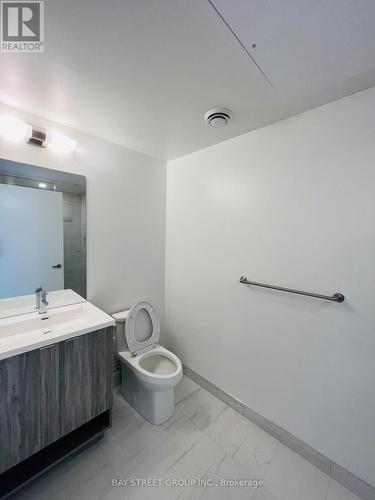 5206 - 138 Downes Street, Toronto, ON - Indoor Photo Showing Bathroom