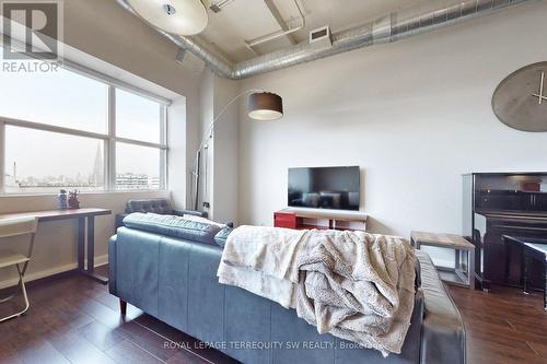 1101 - 700 King Street W, Toronto, ON - Indoor