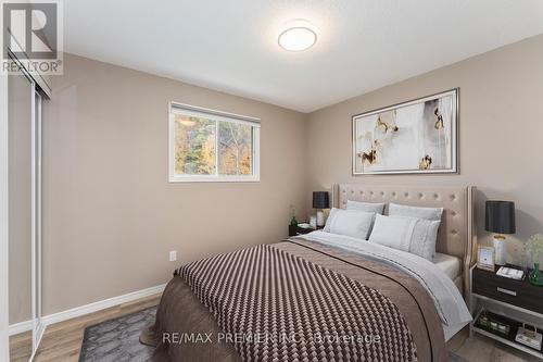 22 Bristow Court, Barrie, ON - Indoor Photo Showing Bedroom