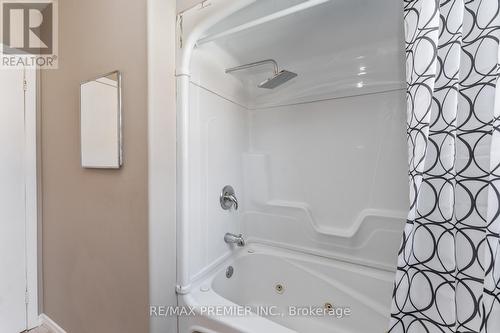 22 Bristow Court, Barrie, ON - Indoor Photo Showing Bathroom