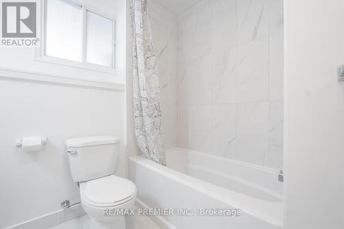 22 Bristow Court, Barrie, ON - Indoor Photo Showing Bathroom