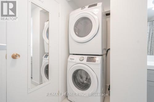 22 Bristow Court, Barrie, ON - Indoor Photo Showing Laundry Room