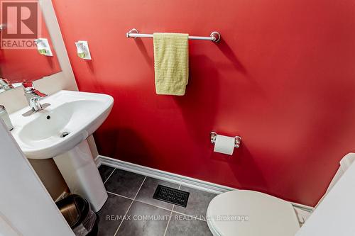 2506 Bridle Road, Oshawa, ON - Indoor Photo Showing Bathroom