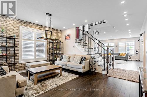 2506 Bridle Road, Oshawa, ON - Indoor Photo Showing Living Room