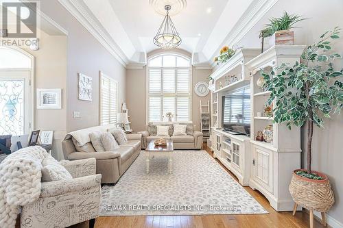 1 Odeon Street, Brampton, ON - Indoor Photo Showing Living Room